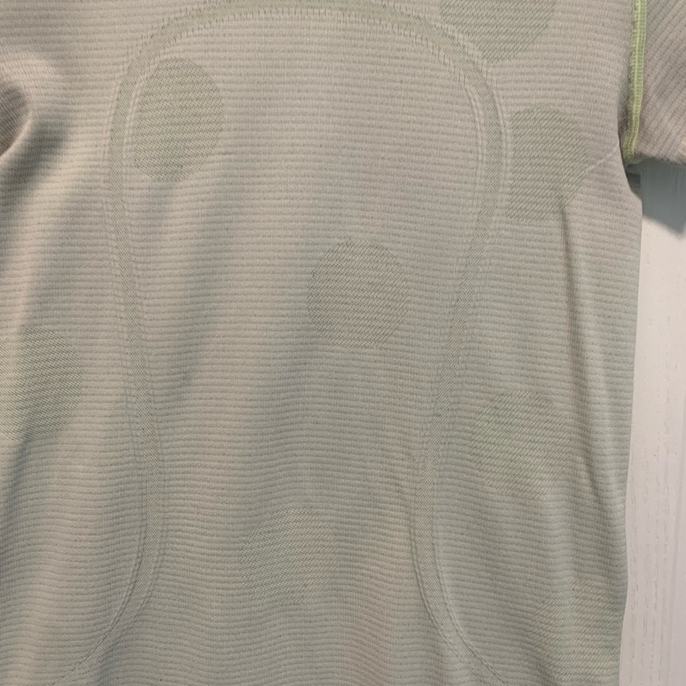 Lululemon Short Sleeve Swiftly Top Size 4 - image 5
